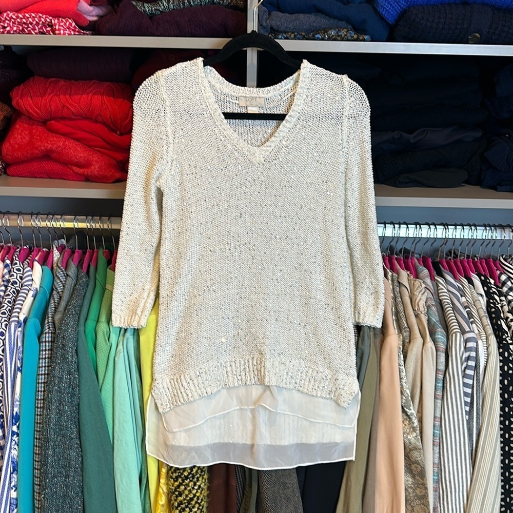Loft white with sequins multimedia long sleeve v neck tunic sweater size SP